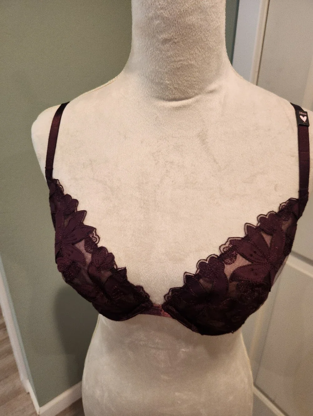 NWT Victoria's Secret Bra - Picture 1 of 6